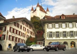 Thun_Rathausplatz_Volvos